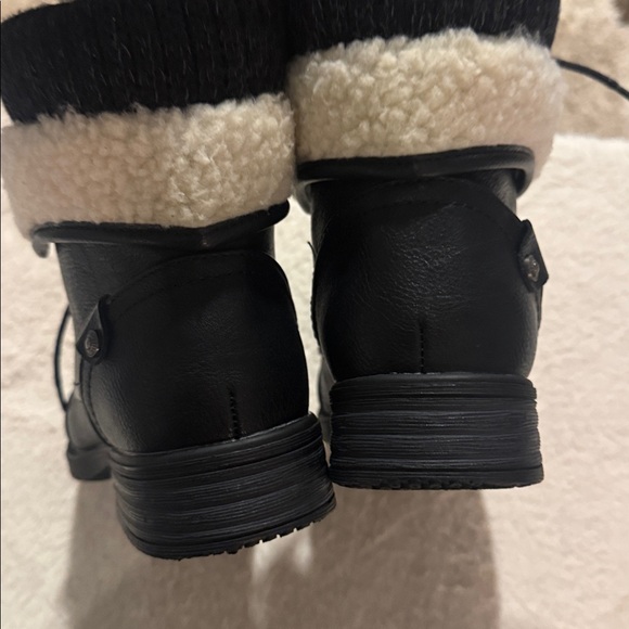 Women's Black and Cream Ankle Boots Sz 9 worn only once! - Picture 4 of 6